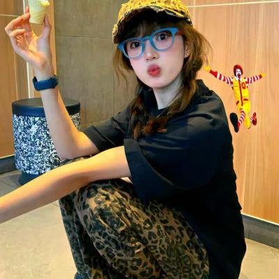 钢管舞娘